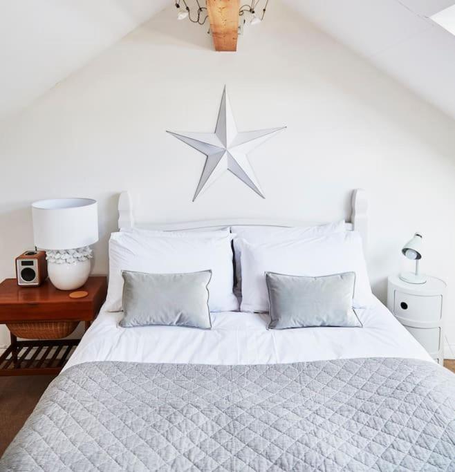 3 Bedroom Converted Chapel In Historic Oundle Luaran gambar