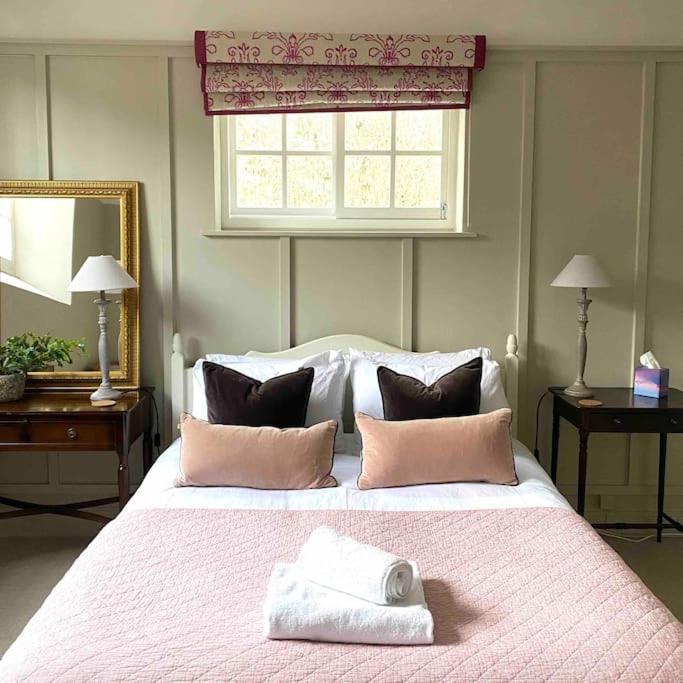 3 Bedroom Converted Chapel In Historic Oundle Luaran gambar